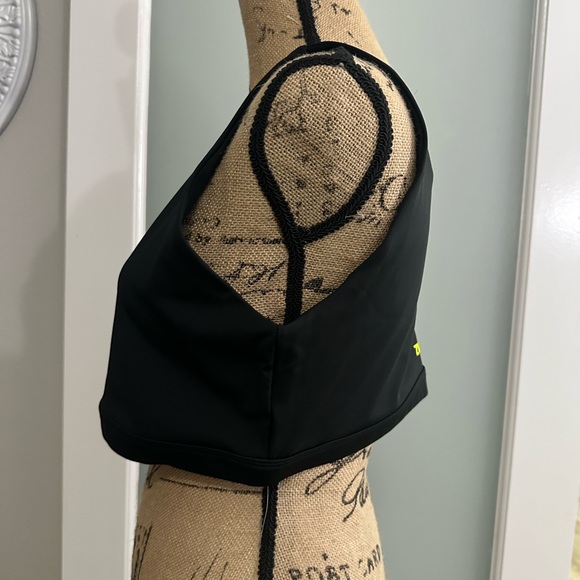 NWT ZUMBAWEAR Zumba Butterfly Bra - Bold Black with Zumba in Yellow on back. XXL - Picture 7 of 7